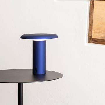 타쿠 무선 테이블 조명 19 cm - Anodized blue - Artemide | 아르떼미데