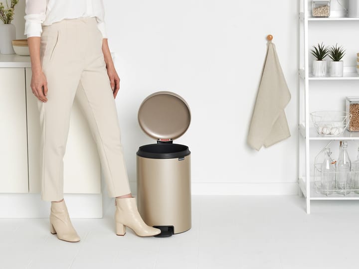 뉴 아이콘 페달 빈 휴지통 20 리터 - Metallic Gold - Brabantia | 브라반티아