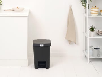 스텝업 페달 빈 25 L - Dark grey - Brabantia | 브라반티아