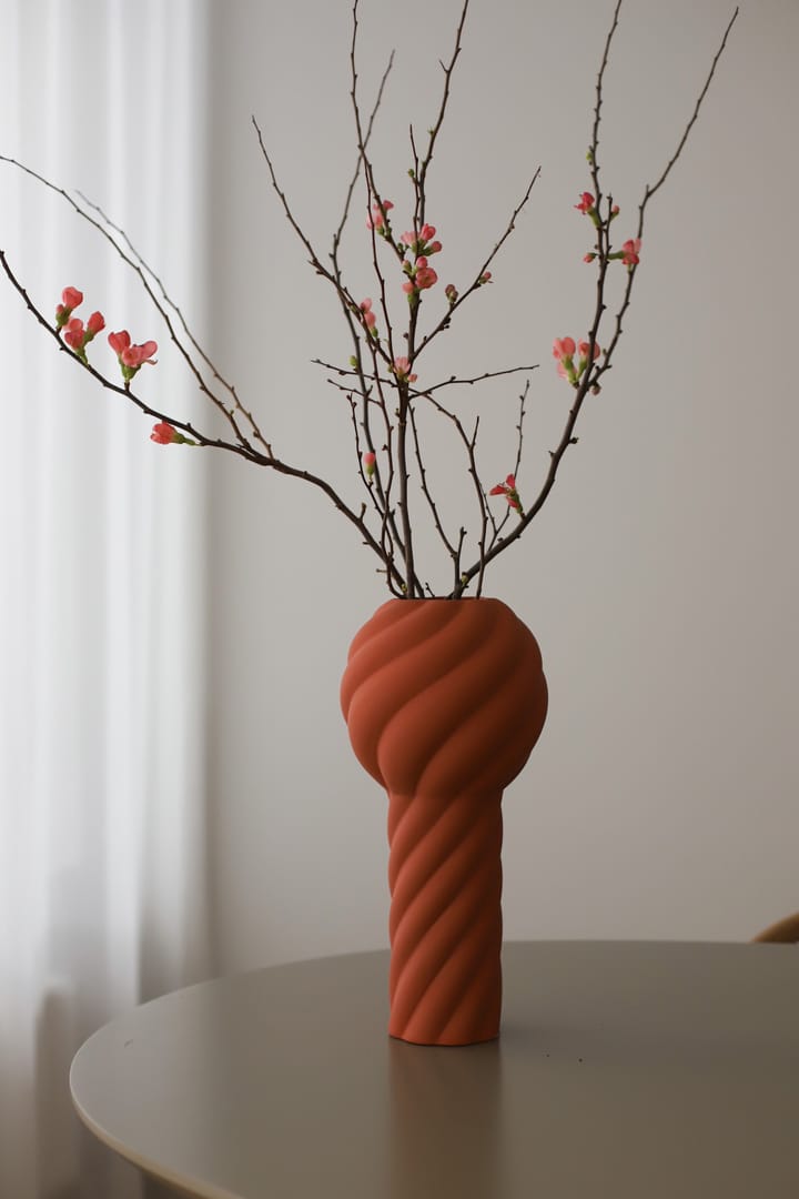 트위스트 필라 화병 34 cm, Brick Red Cooee Design | 쿠이디자인