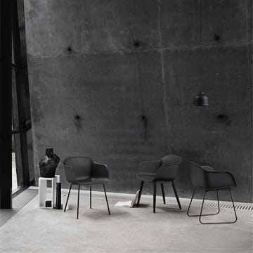 파이버 프레임 암체어, 우드 레그 - Leather stone, brown stained oak legs - Muuto | 무토