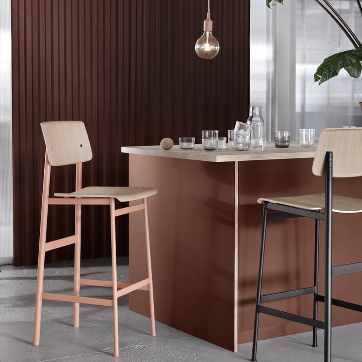 로프트 바 스툴, Oak, high, black steel legs Muuto | 무토