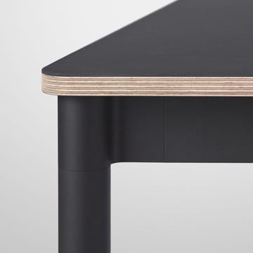 베이스 다이닝 테이블 - Oak. white stand. plywood edge. 140x80cm - Muuto | 무토